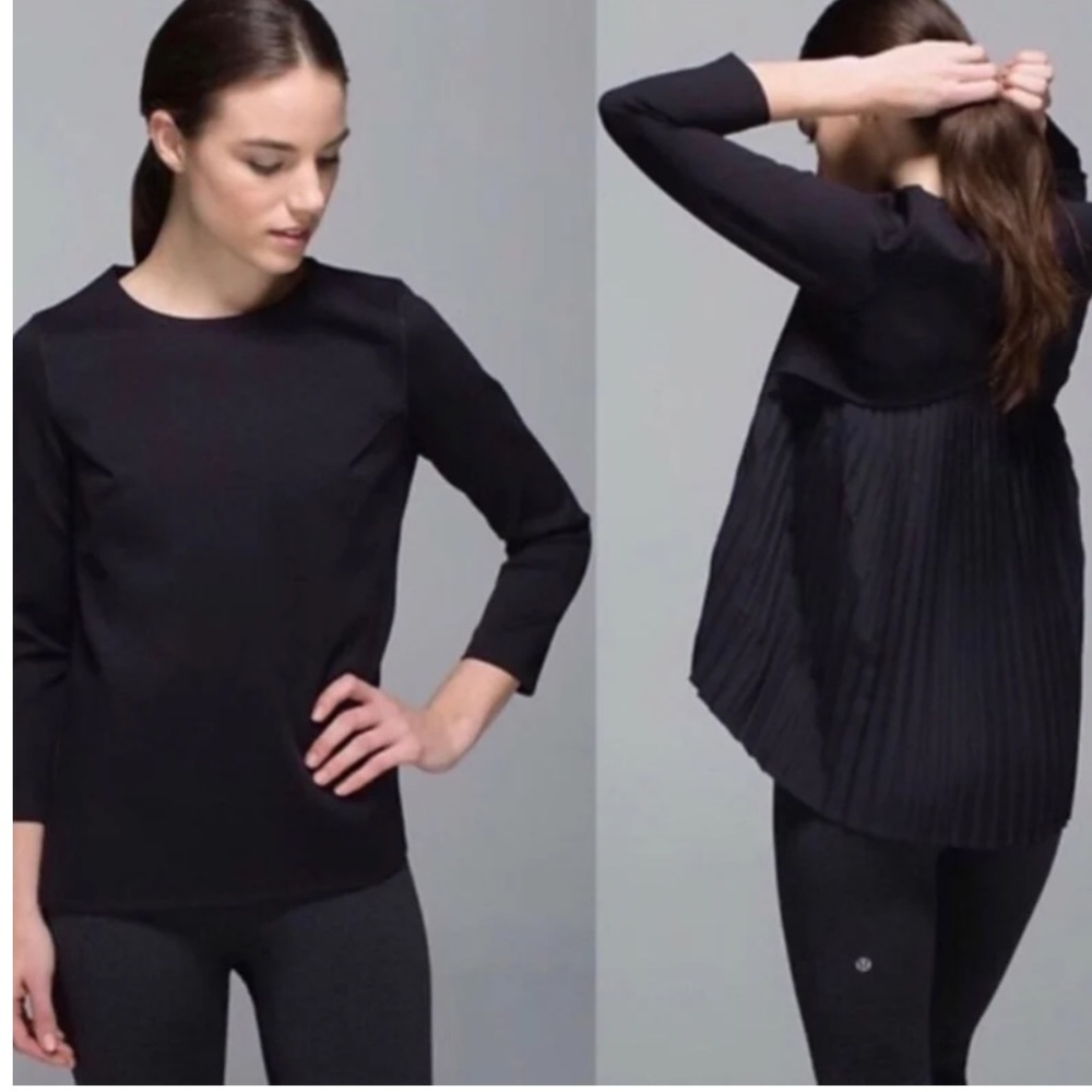 lululemon Black pleat on long sleeve top Size M